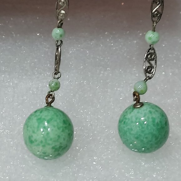 Antique Peking Green glass drop filagree earrings w. screw backs Unsigned - Picture 6 of 6